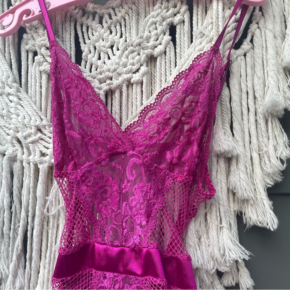Hot Pink Fishnet Sexy Bodysuit with Stretchy ribbon now in back 🎀 lace - Picture 6 of 8